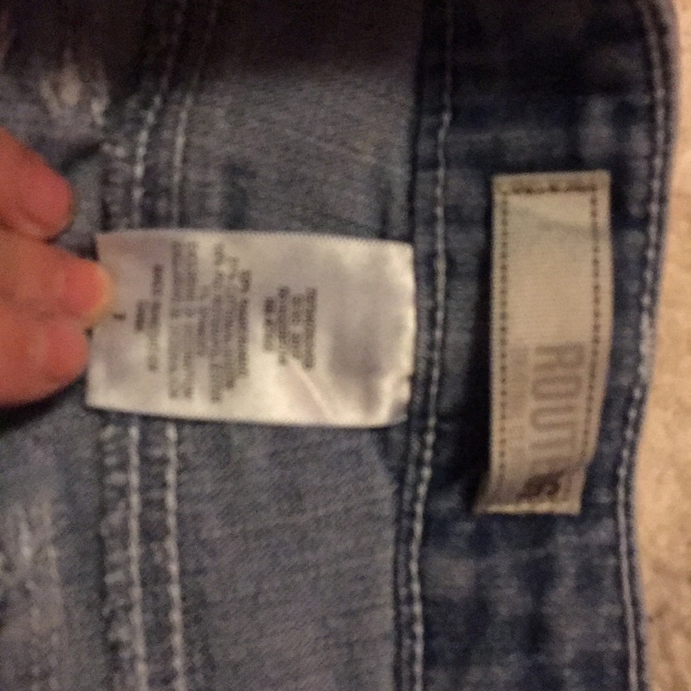 Shorts - Picture 2 of 4